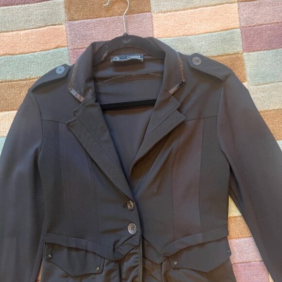 French Designed, Black Coat with Pleated Balloon Bottom, Size 3, - Picture 4 of 9